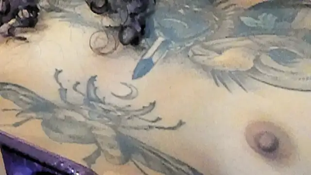 Snapshot of Ama_music chatting on December 9, 7:18 pm Ama music online show from December 9, 7:18 pm