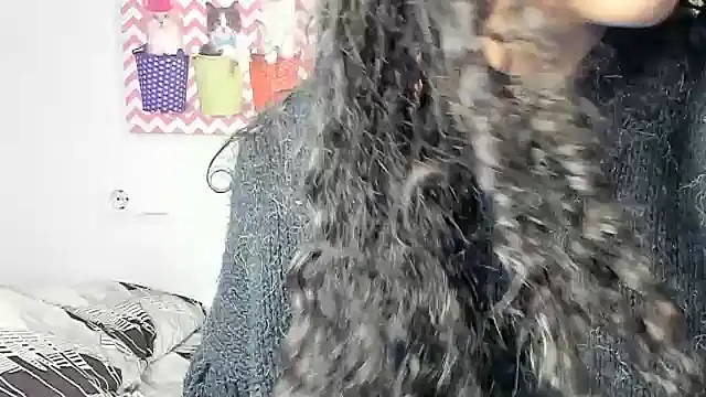 Snapshot of Ama_music chatting on December 28, 5:14 pm Ama music online show from December 28, 5:14 pm