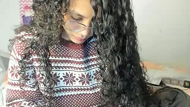 Snapshot of Ama_music chatting on January 3, 5:31 pm Ama music online show from January 3, 5:31 pm