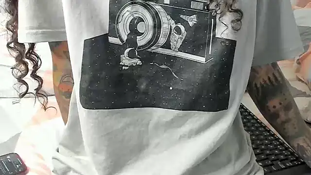 Snapshot of Ama_music chatting on January 24, 6:35 pm Ama music online show from January 24, 6:35 pm