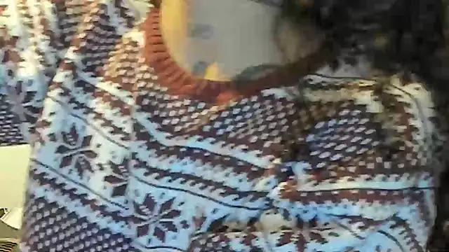 Snapshot of Ama_music chatting on February 4, 4:18 pm Ama music online show from February 4, 4:18 pm