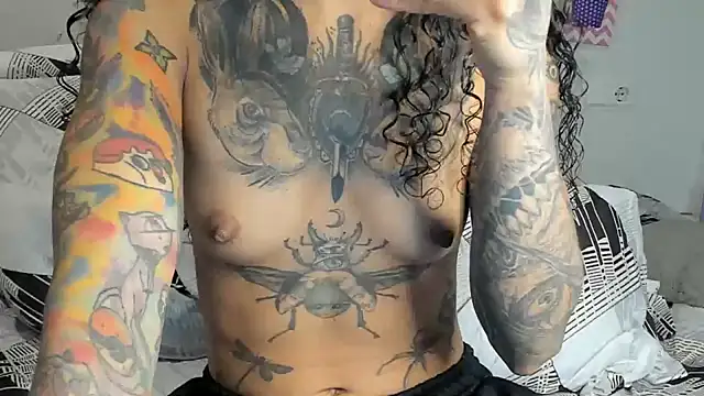 Snapshot of Ama_music chatting on February 7, 8:31 pm Ama music online show from February 7, 8:31 pm