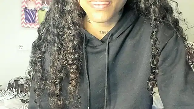 Snapshot of Ama_music chatting on February 21, 1:22 pm Ama music online show from February 21, 1:22 pm