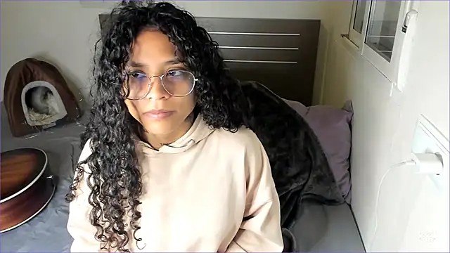 Snapshot of Ama_music chatting on March 5, 11:06 am Ama music online show from March 5, 11:06 am