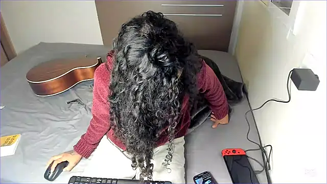 Snapshot of Ama_music chatting on March 7, 10:35 am Ama music online show from March 7, 10:35 am