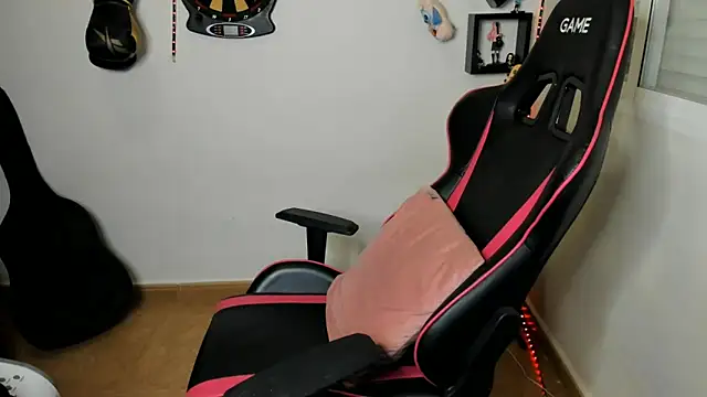 Snapshot of Ama_music chatting on September 24, 9:12 am Ama music online show from September 24, 9:12 am