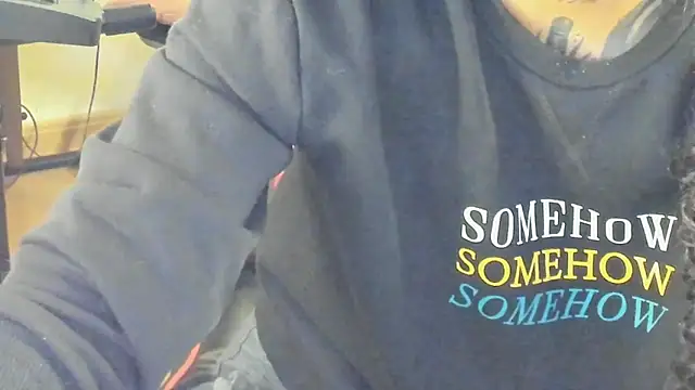 Snapshot of Ama_music chatting on October 10, 8:13 am Ama music online show from October 10, 8:13 am