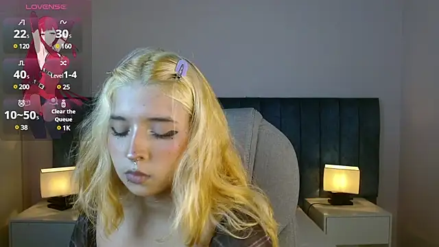 Snapshot of april_bunnyy chatting on January 11, 6:54 pm april bunnyy online show from January 11, 6:54 pm