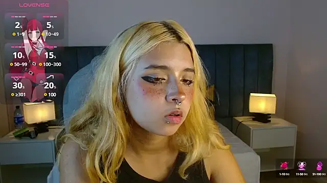 Snapshot of april_bunnyy chatting on February 7, 10:20 pm april bunnyy online show from February 7, 10:20 pm