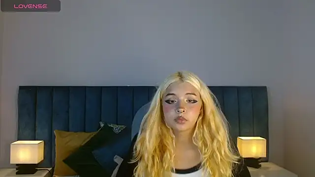 Snapshot of april_bunnyy chatting on February 25, 8:30 pm april bunnyy online show from February 25, 8:30 pm