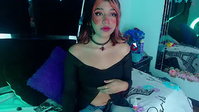 Snapshot of UnderBaby_ chatting on February 4, 8:06 pm UnderBaby online show from February 4, 8:06 pm