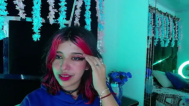 Snapshot of UnderBaby_ chatting on February 25, 7:47 pm UnderBaby online show from February 25, 7:47 pm