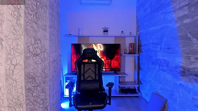 Snapshot of Melany_Luv chatting on March 12, 8:59 pm Melany Luv online show from March 12, 8:59 pm