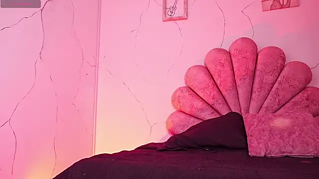 Snapshot of Melany_Luv chatting on March 24, 9:20 pm Melany Luv online show from March 24, 9:20 pm