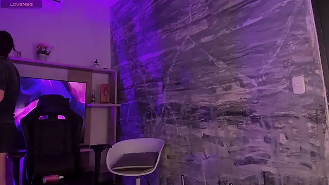 Snapshot of Melany_Luv chatting on March 25, 9:21 pm Melany Luv online show from March 25, 9:21 pm