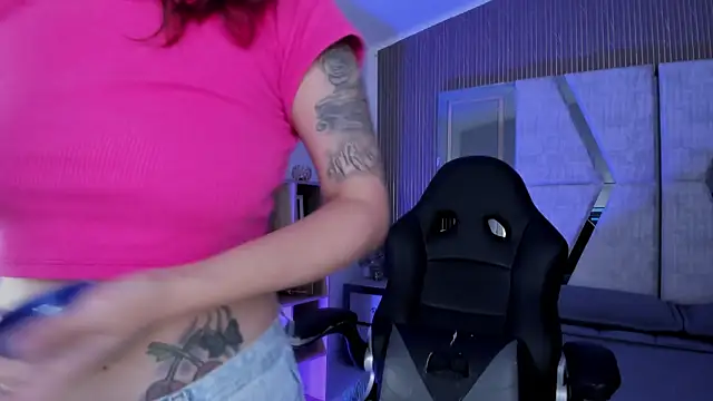 Melany Luv online show from May 19, 10:27 pm