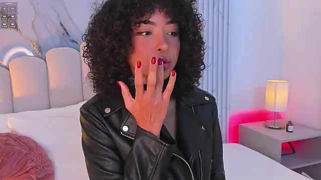 Snapshot of OSHUN_ chatting on September 26, 12:31 pm OSHUN online show from September 26, 12:31 pm