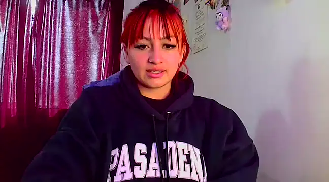 lucycherry   online show from January 27, 7:13 pm