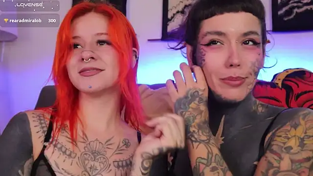 Snapshot of Daarlene chatting on December 17, 12:00 pm Daarlene online show from December 17, 12:00 pm