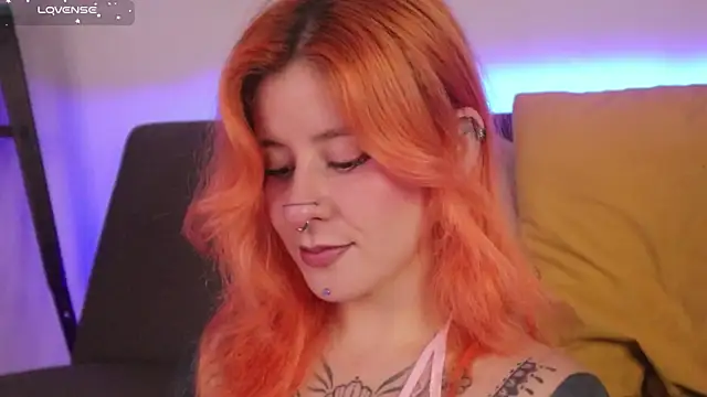 Snapshot of Daarlene chatting on January 9, 12:08 pm Daarlene online show from January 9, 12:08 pm