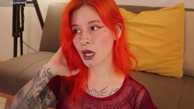 Snapshot of Daarlene chatting on February 24, 4:38 pm Daarlene online show from February 24, 4:38 pm