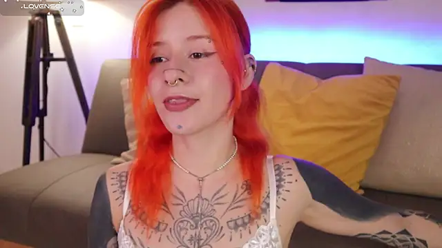 Snapshot of Daarlene chatting on February 27, 10:15 am Daarlene online show from February 27, 10:15 am