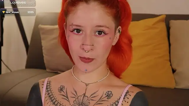 Snapshot of Daarlene chatting on March 2, 7:54 pm Daarlene online show from March 2, 7:54 pm