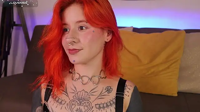 Snapshot of Daarlene chatting on March 18, 4:32 pm Daarlene online show from March 18, 4:32 pm