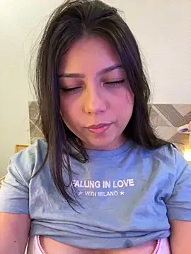 Snapshot of Maii_chan chatting on December 1, 4:06 am Maii chan online show from December 1, 4:06 am