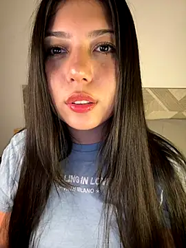 Snapshot of Maii_chan chatting on December 4, 4:55 am Maii chan online show from December 4, 4:55 am