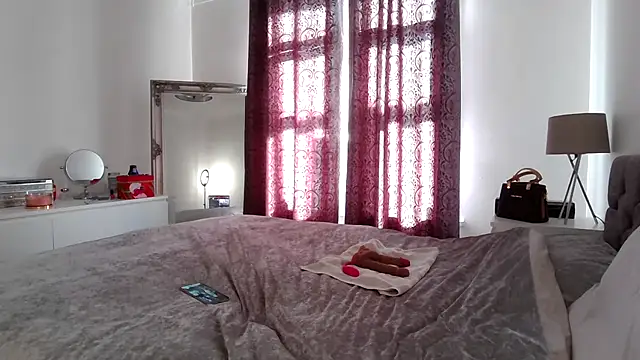 Snapshot of TanyaTaylor45 chatting on October 22, 12:27 pm TanyaTaylor45 online show from October 22, 12:27 pm