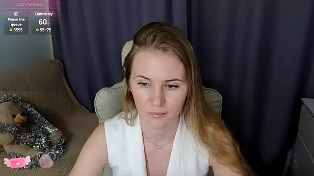 Snapshot of IsabelAllen chatting on December 9, 1:45 pm IsabelAllen online show from December 9, 1:45 pm