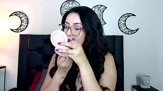 Snapshot of EvoletFMK chatting on November 9, 11:19 am EvoletFMK online show from November 9, 11:19 am