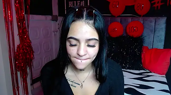 Violettasquirt online show from March 4, 9:22 pm