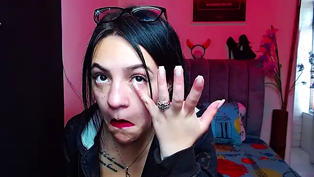 Violettasquirt online show from October 4, 1:20 pm