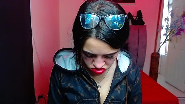 Violettasquirt online show from October 21, 1:34 pm