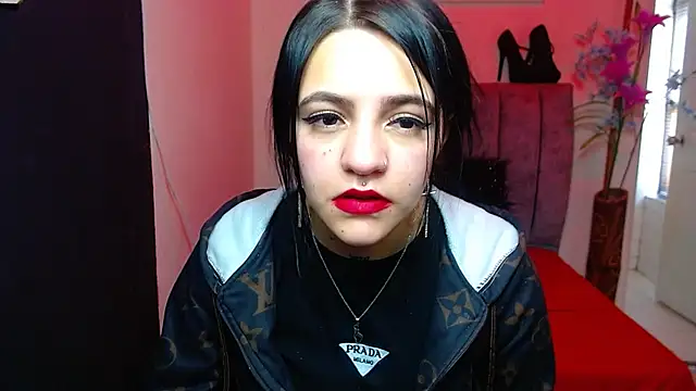 Violettasquirt online show from October 22, 1:33 pm