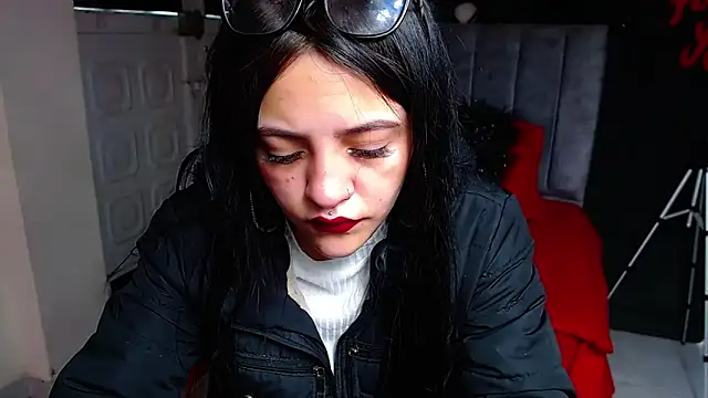 Violettasquirt online show from March 20, 1:38 pm