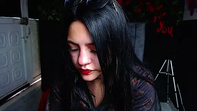 Violettasquirt online show from May 11, 1:28 pm