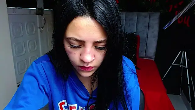 Violettasquirt online show from May 13, 2:14 pm