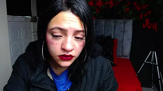 Violettasquirt online show from May 14, 1:29 pm