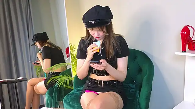 CiriRianonn online show from September 23, 4:59 am