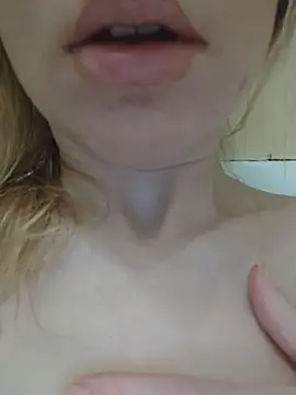 Snapshot of Linda_999 chatting on December 11, 8:26 am Linda 999 online show from December 11, 8:26 am