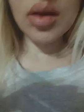 Snapshot of Linda_999 chatting on December 15, 12:07 am Linda 999 online show from December 15, 12:07 am