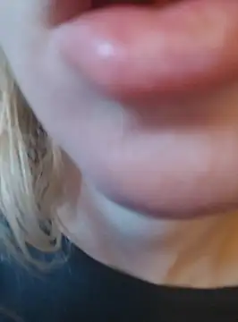 Snapshot of Linda_999 chatting on December 20, 6:40 am Linda 999 online show from December 20, 6:40 am
