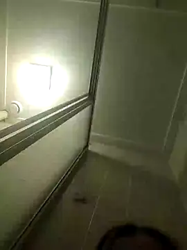 Snapshot of Linda_999 chatting on February 17, 2:41 am Linda 999 online show from February 17, 2:41 am