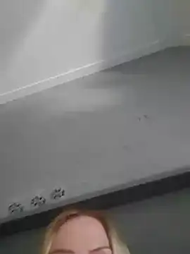 Snapshot of Linda_999 chatting on March 19, 2:54 pm Linda 999 online show from March 19, 2:54 pm