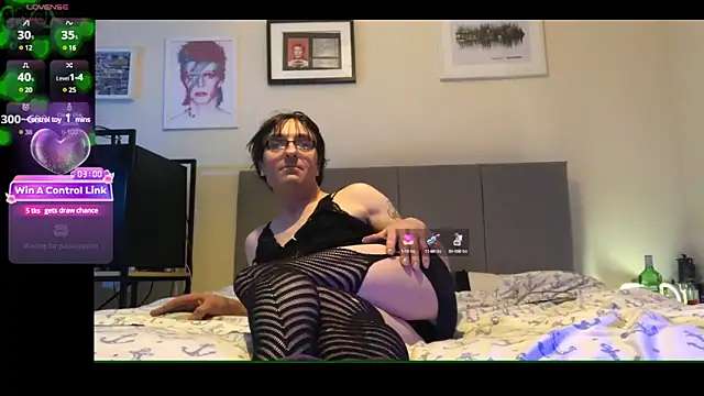 lolaisagoodtime online show from January 9, 11:13 pm