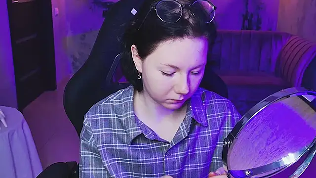 NancyMartinez online show from October 3, 9:06 am