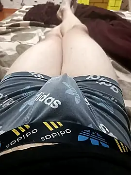 Snapshot of red_red00 chatting on February 7, 2:37 pm red red00 online show from February 7, 2:37 pm